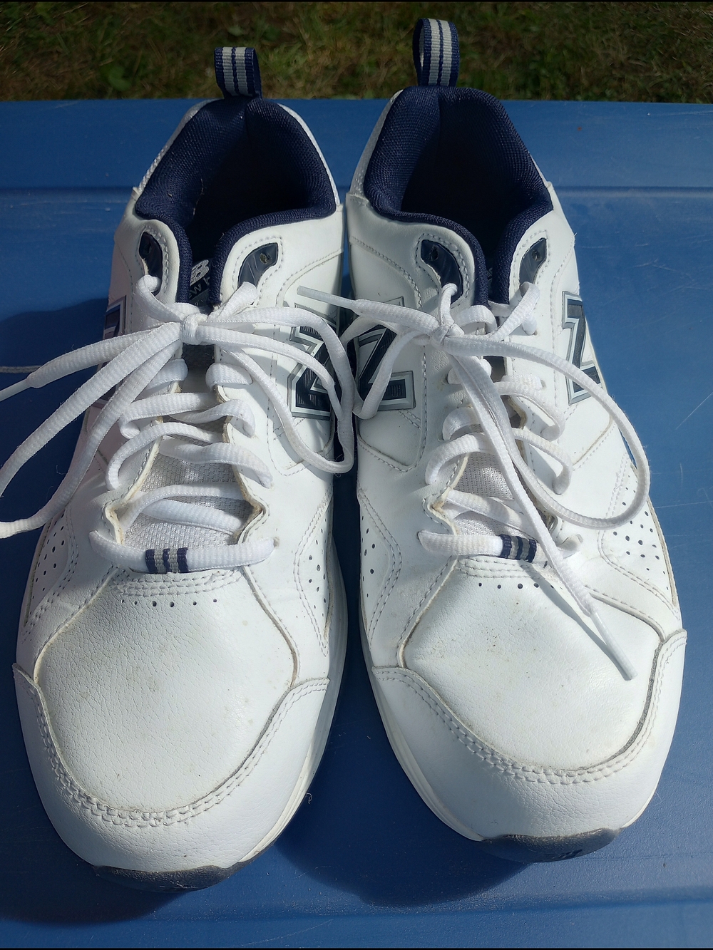 New Balance 623 White and Navy Men's Athletic Sneakers Size 9.5 4E
